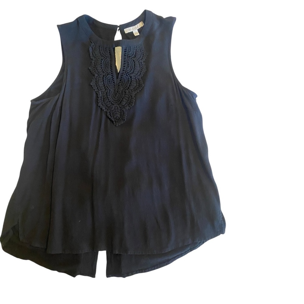 🕶️Pale Sky Black Keyhole Crochet Top